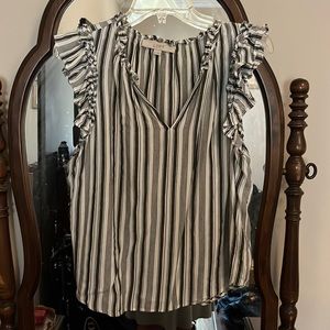 Loft Gray and White Shell